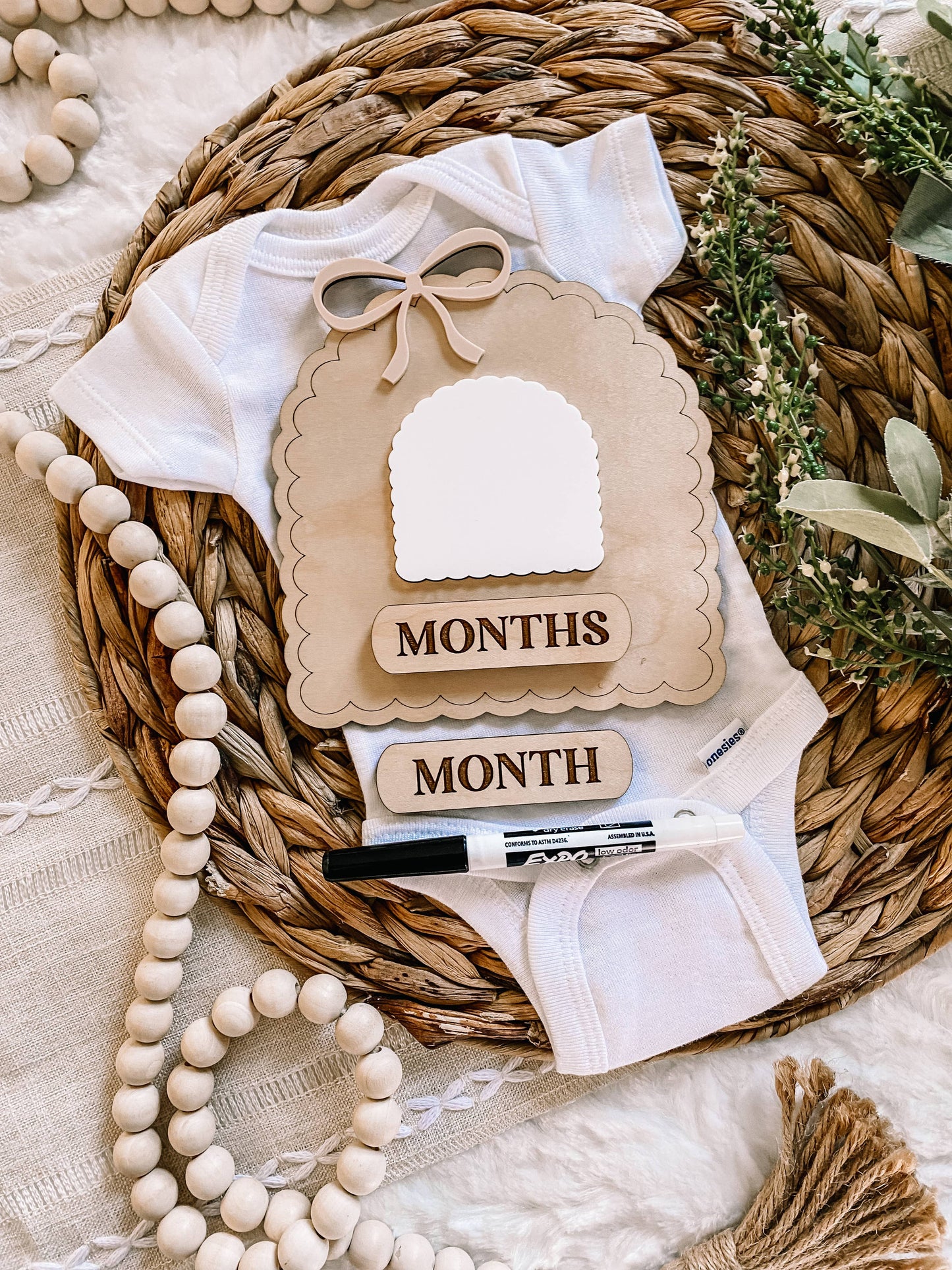 Dainty Bow Monthly Milestone Dry Erase Sign