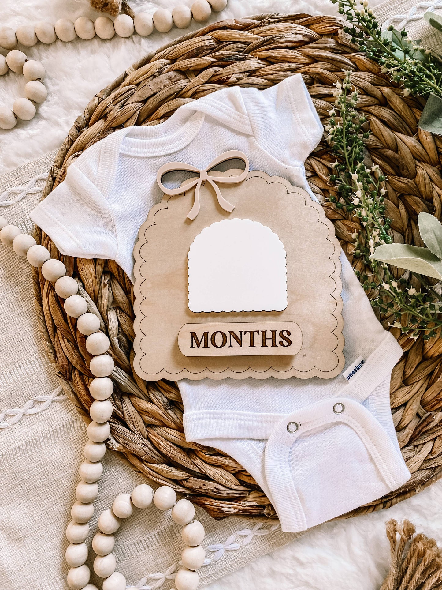 Dainty Bow Monthly Milestone Dry Erase Sign