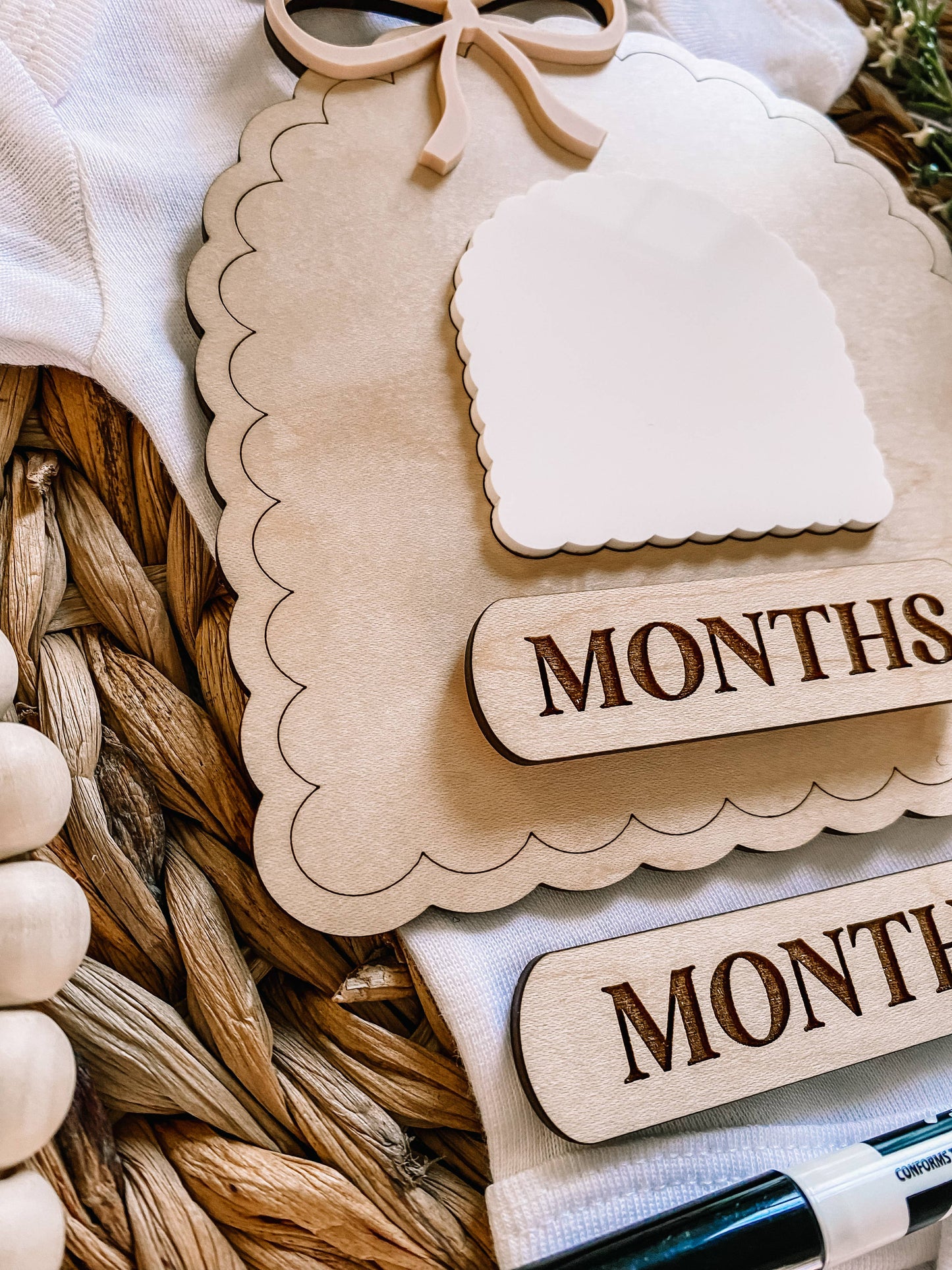 Dainty Bow Monthly Milestone Dry Erase Sign