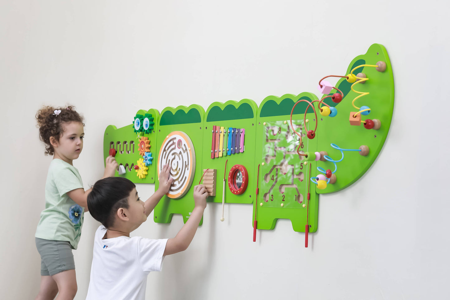 Viga Crocodile Wall Toy