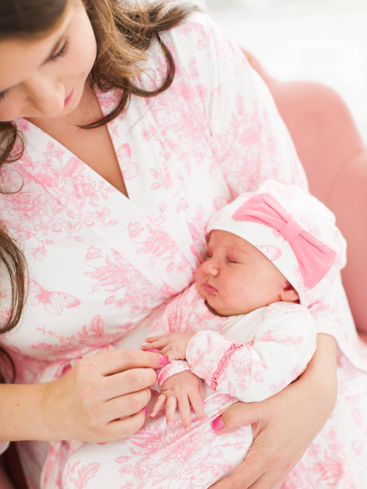 SoftSnooze™ Baby Girls Bamboo Viscose Pink Butterfly Garden Toile Ruffle Knotted Sleep Gown & Bow Hat Set