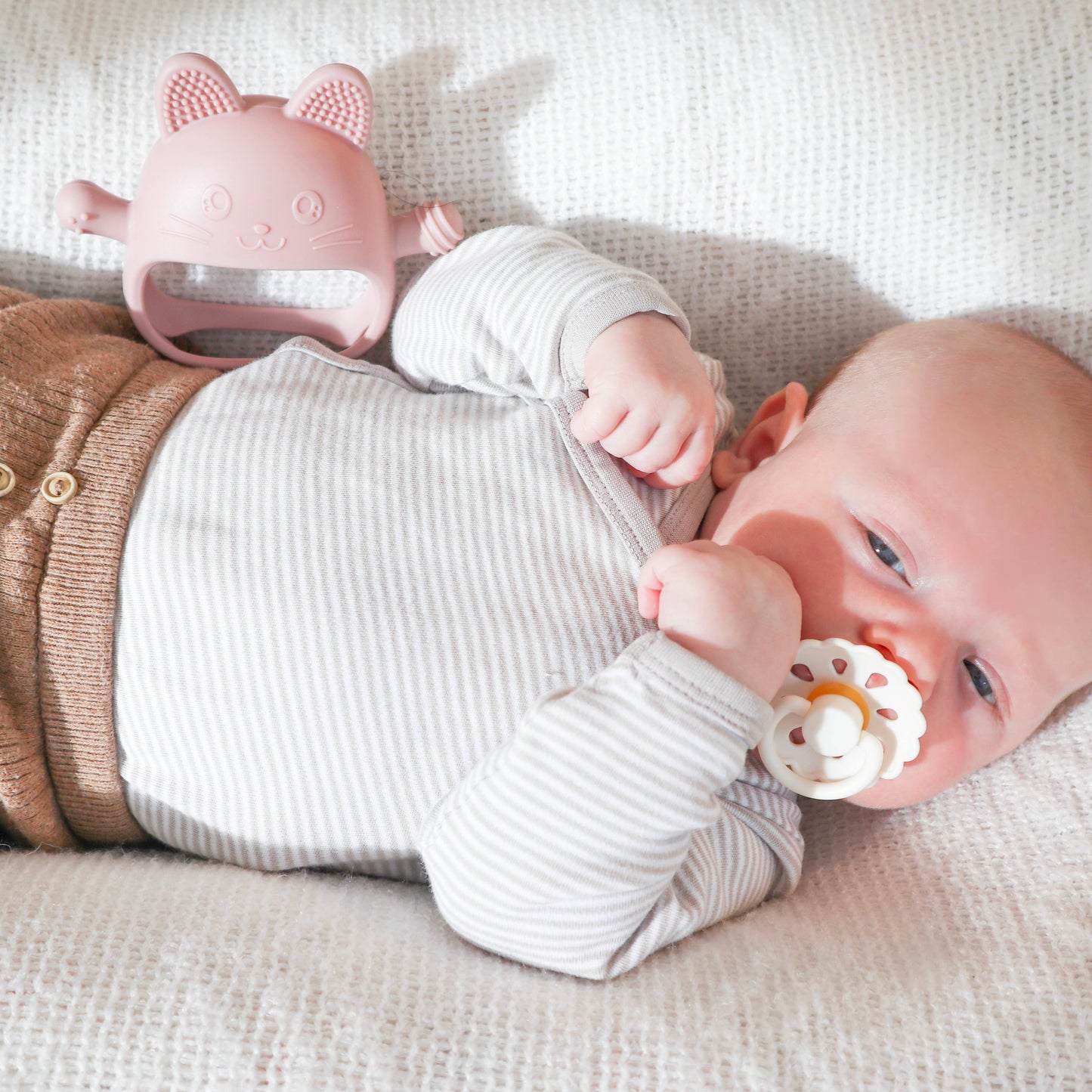 Cat Teething Mitt - Cream